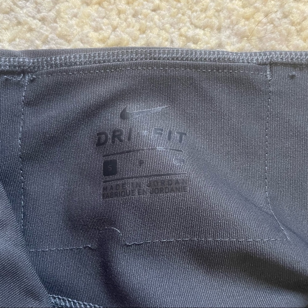 Nike Cropped Leggings - Picture 3 of 6